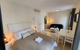 New With Ac Central Suites With Pool Access And Squash Courts! Sleeps Family Or 4 Guests