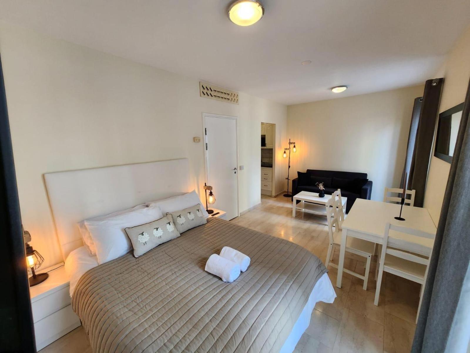 New With Ac Central Suites With Pool Access And Squash Courts! Sleeps Family Or 4 Guests Gibraltar Exterior photo