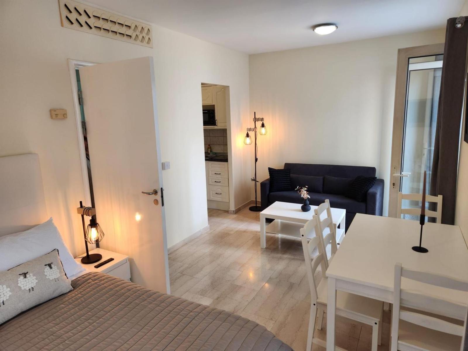 New With Ac Central Suites With Pool Access And Squash Courts! Sleeps Family Or 4 Guests Gibraltar Exterior photo
