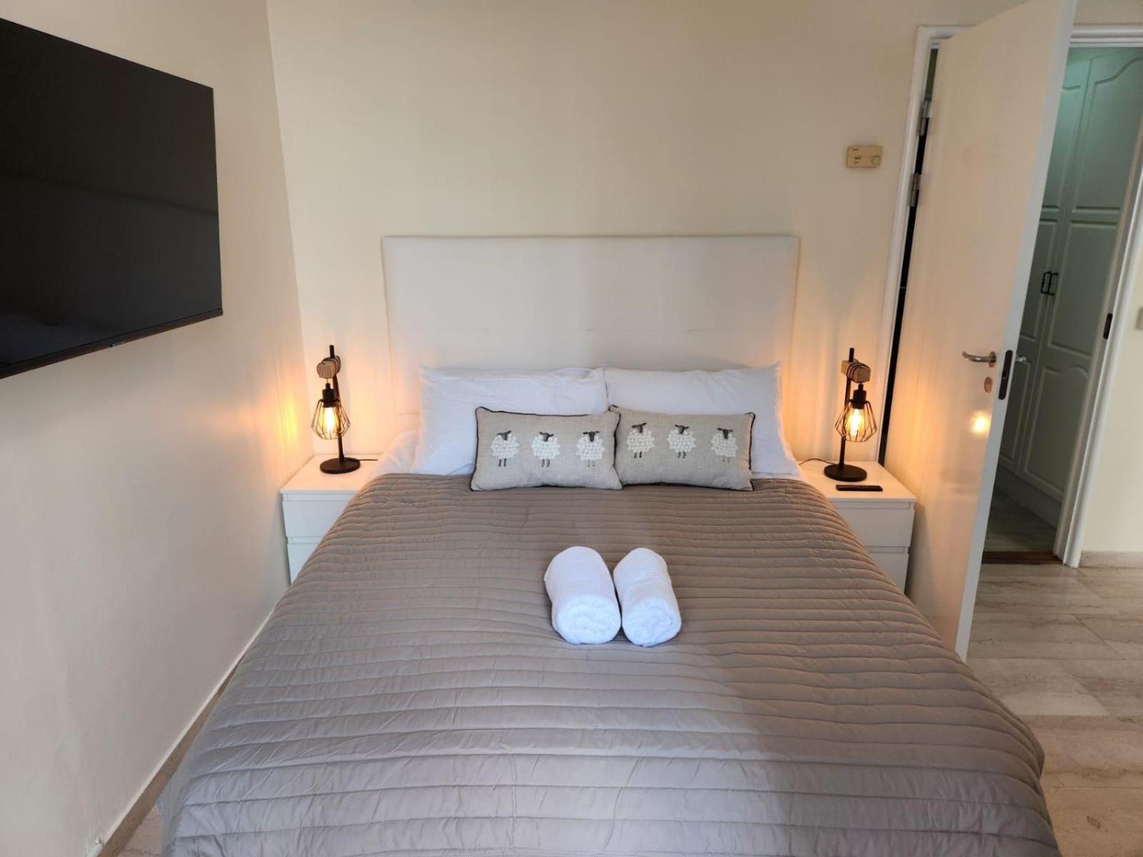 New With Ac Central Suites With Pool Access And Squash Courts! Sleeps Family Or 4 Guests Gibraltar Exterior photo