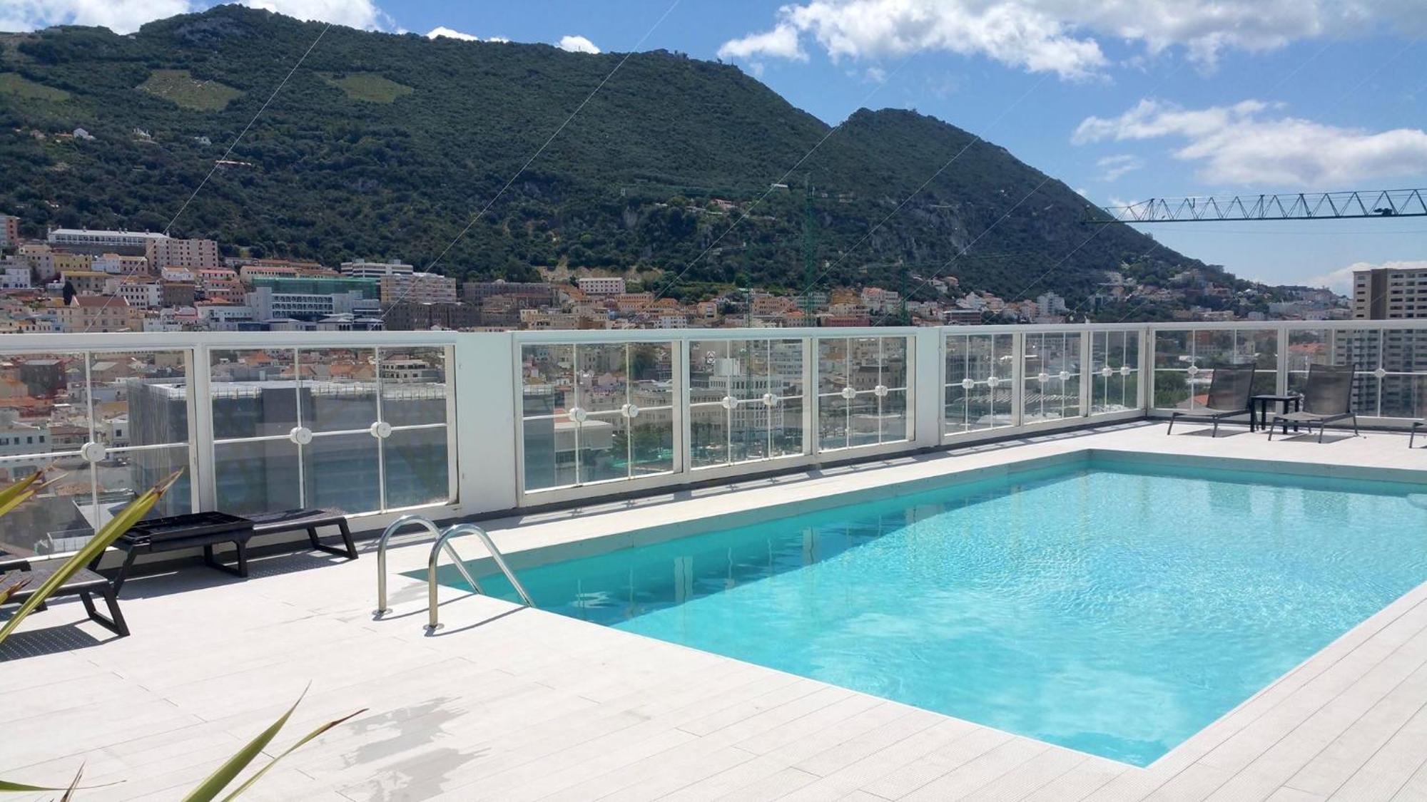 New With Ac Central Suites With Pool Access And Squash Courts! Sleeps Family Or 4 Guests Gibraltar Exterior photo