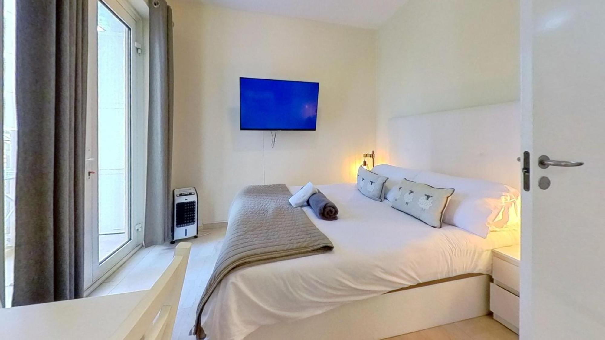 New With Ac Central Suites With Pool Access And Squash Courts! Sleeps Family Or 4 Guests Gibraltar Exterior photo